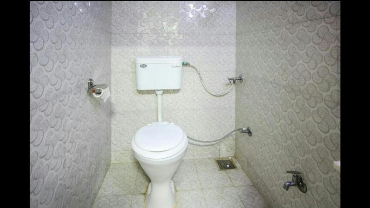 אחמדאבאד Hotel Honey Bunny מראה חיצוני תמונה